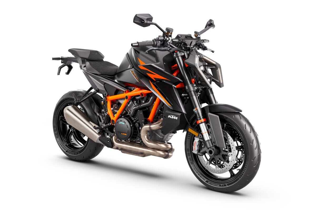 KTM 1390 SUPER DUKE: la "Bestia" cresce ancora